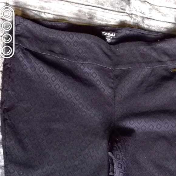 Roz & Ali Patterned Stretch Slacks - Picture 2 of 11